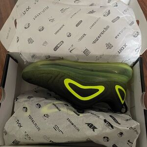 Nike Air Max 720 Black Crimson Volt